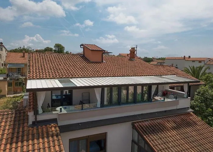 In With Swimming Pool Pula