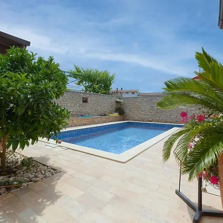 In Pula With Swimming Pool