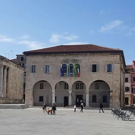 In Pula With Swimming Pool Nyaraló *